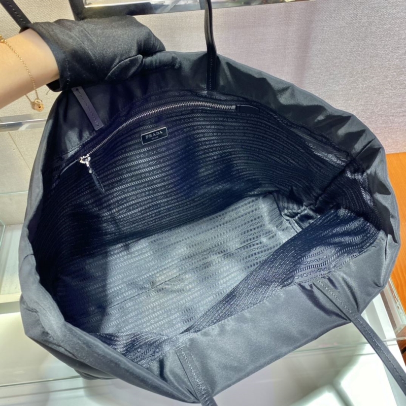 Pra*a tote bags
